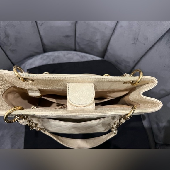 Sold-CHANEL Caviar Quilted Petite Shopping Tote PST - Picture 8 of 16